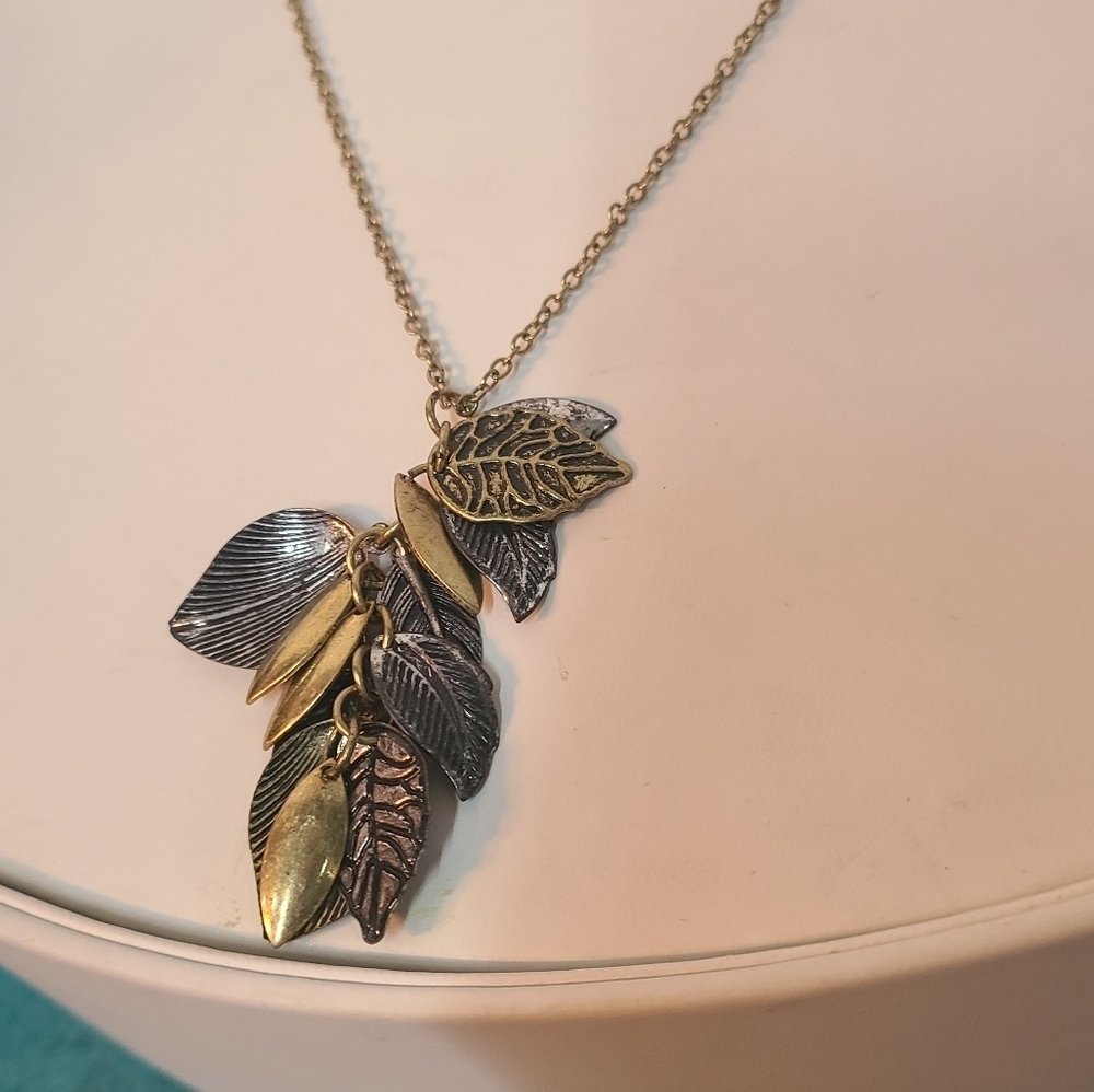 Feather Necklace - Picture 8 of 9